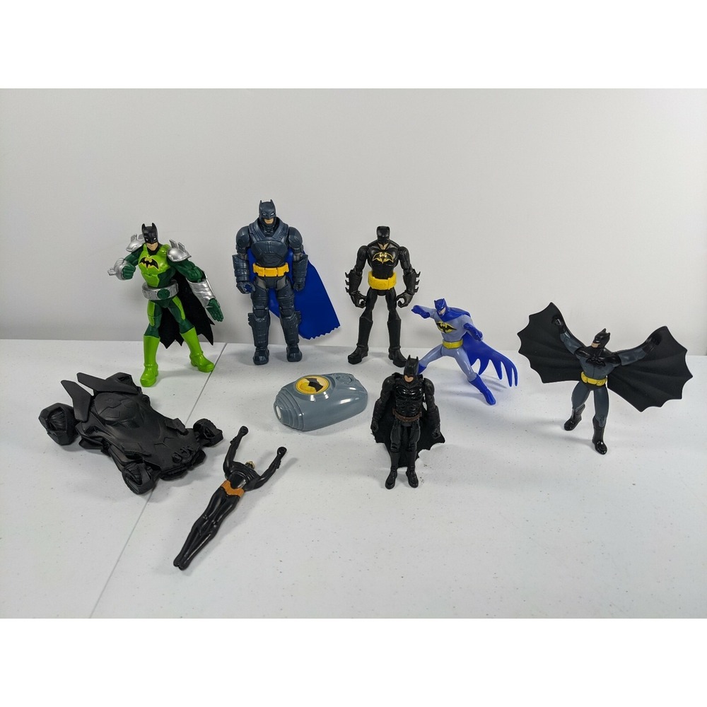 Batman Figuring Lot of 7 and Accessories Batmobile And Bat Light - Picture 1 of 12